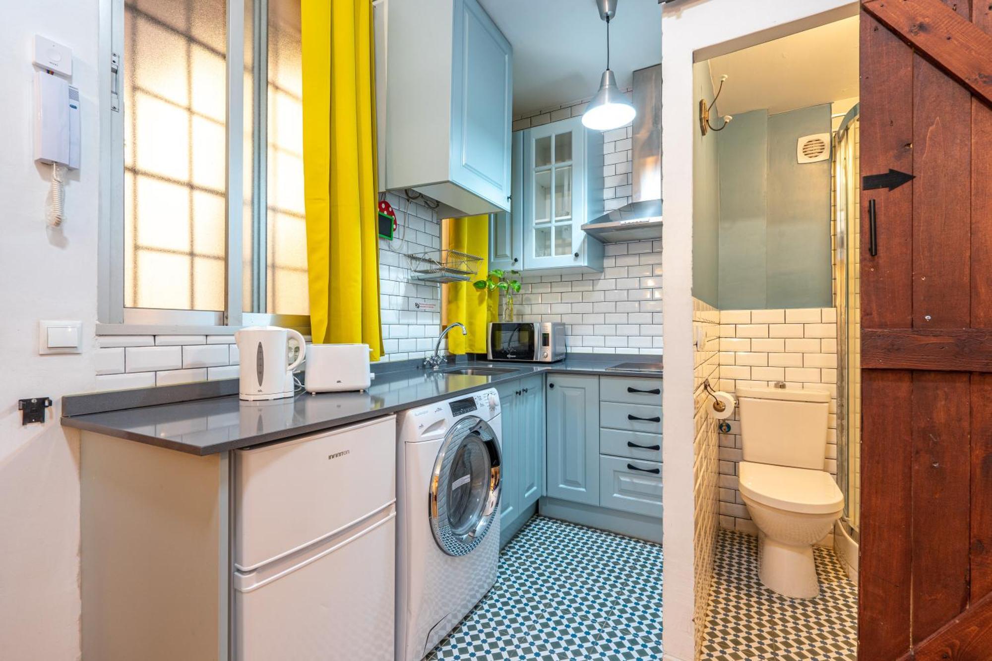 All You Need In The Historic Center Madrid Luaran gambar